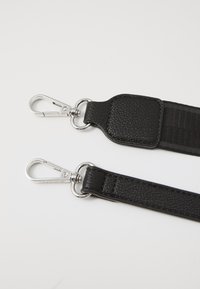Thumbnail Image 6