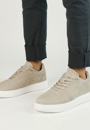 Manfield Sneaker low - grau