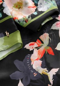 B by Ted Baker FLORAL BUTTON THROUGH - REGULAR FIT SET - Pyžamo - black