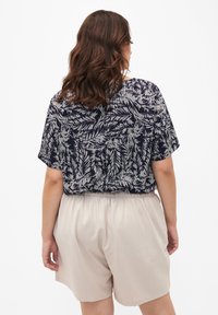 Zizzi Shorts - moonbeam