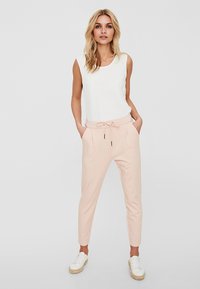 Vero Moda VMEVA STRING PANT NOOS - Tracksuit bottoms - rose