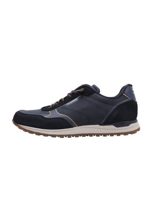 Baskets de sport navy avec un dessus en mesh et en daim, motifs texturés, accents marron et une semelle en caoutchouc légère. Fermeture à lacets.
