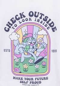 Kaotiko LOOK INSIDE UNISEX - Triko s potiskem - white