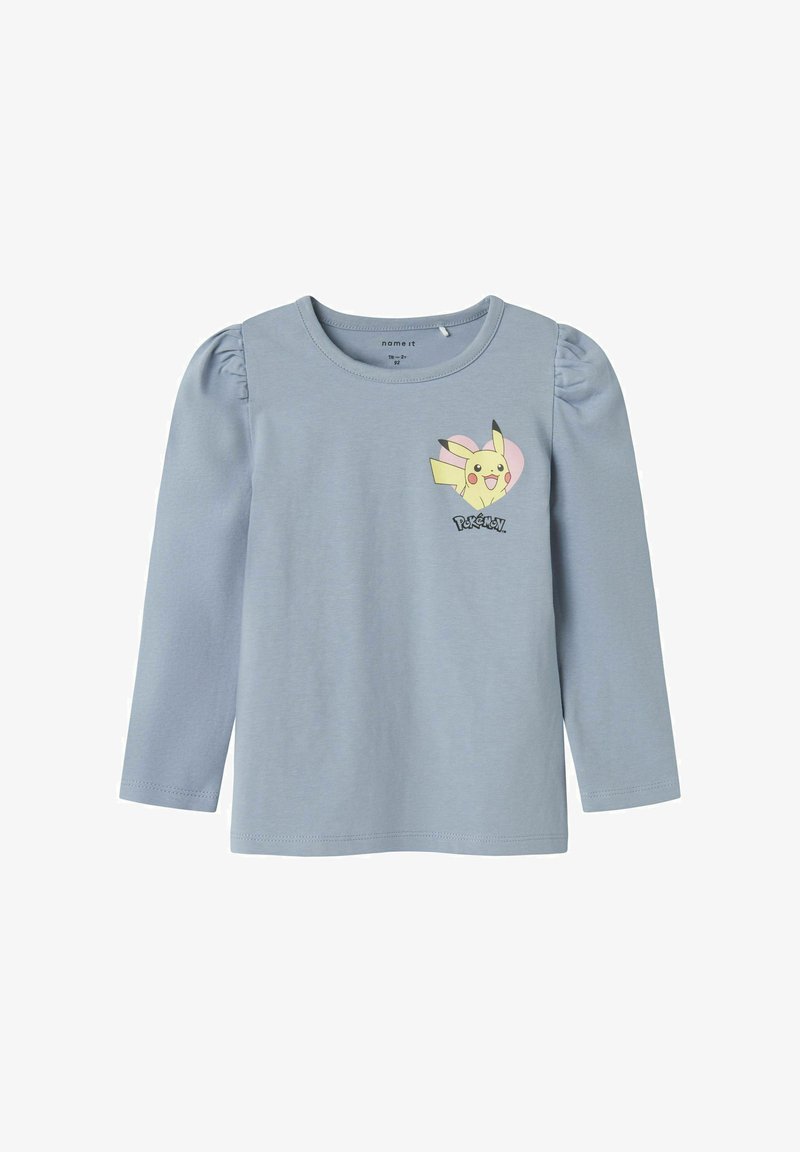 Hellblaues Langarm-T-Shirt mit puffierten Schulterdetails, versehen mit einem Pikachu-Grafik und dem Text "Pokémon" auf der Vorderseite. Weicher Stoff.