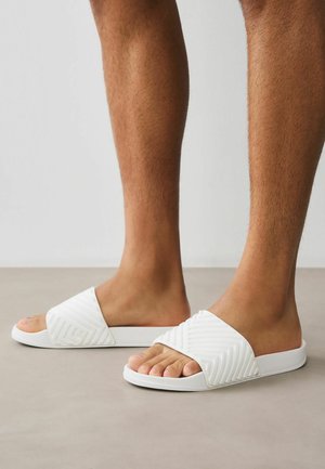 Next, REGULAR FIT - MOULDED SLIDERS - Badesandale - white