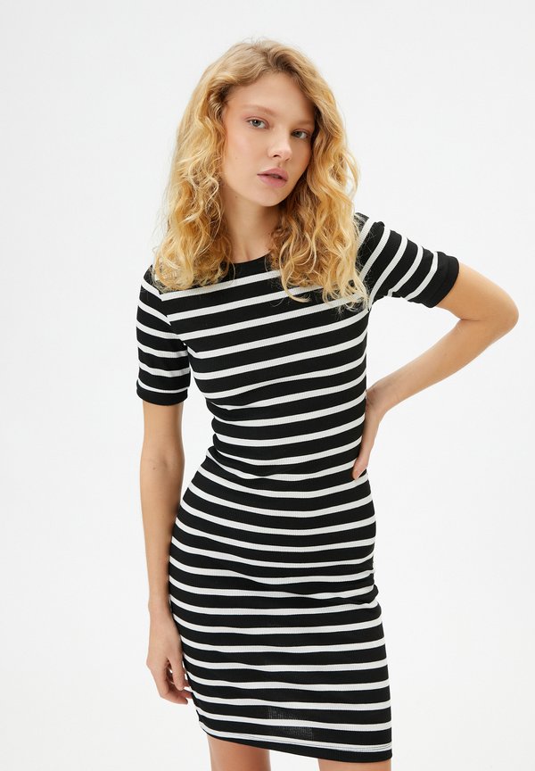 MINI SHORT SLEEVE CREW NECK - Etuikleid