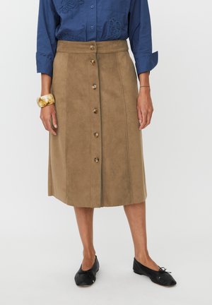 - Spódnica trapezowa