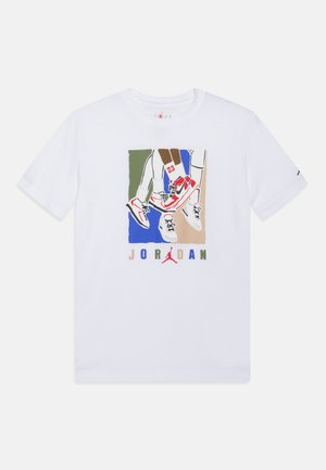 Jordan JORDAN COURTYARD TEE - T-shirt imprimé - white