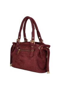 Sac à main en daim bourgogne avec double poignées, accents en matériel doré, poche zippée sur le côté et détails cintrés. Texture douce et forme structurée.