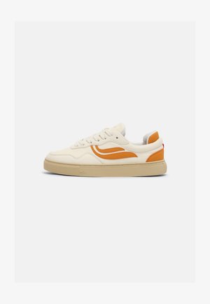 SOLEY UNISEX - Trainers - white/pumpkin