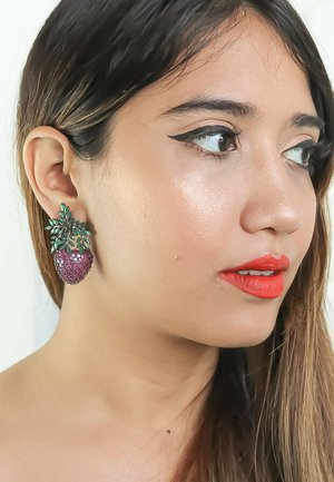 WILD STRAWBERRY - Earrings - mottled berry