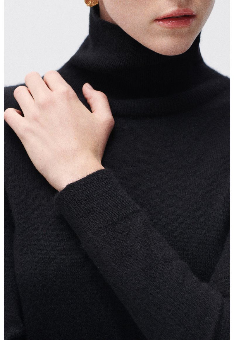Pull Caroll Noir Taille 36 Pour Femme - Modèle Simple, Occasion En Très Bon état