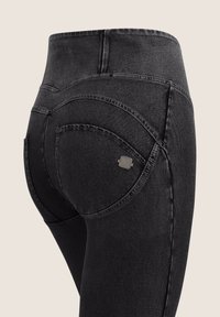 Freddy A ZAMPA CON CENTRALI E VITA ALTA - Alt laienevad teksad - jeans nero cuciture in tono