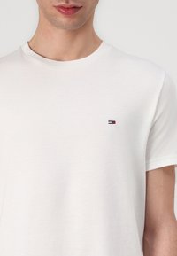 Tommy Jeans SLIM TEE 2 PACK - T-shirt basic - dark night navy/ecru