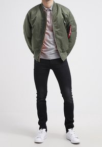 Alpha Industries Giubbotto Bomber - green