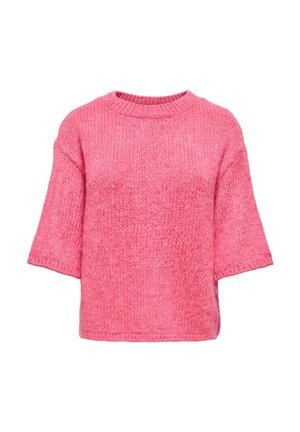 Storas megztinis trumpomis rankovėmis ryškiai rožinės spalvos, apvalia apykakle ir laisvu siluetu ant baltos fono.