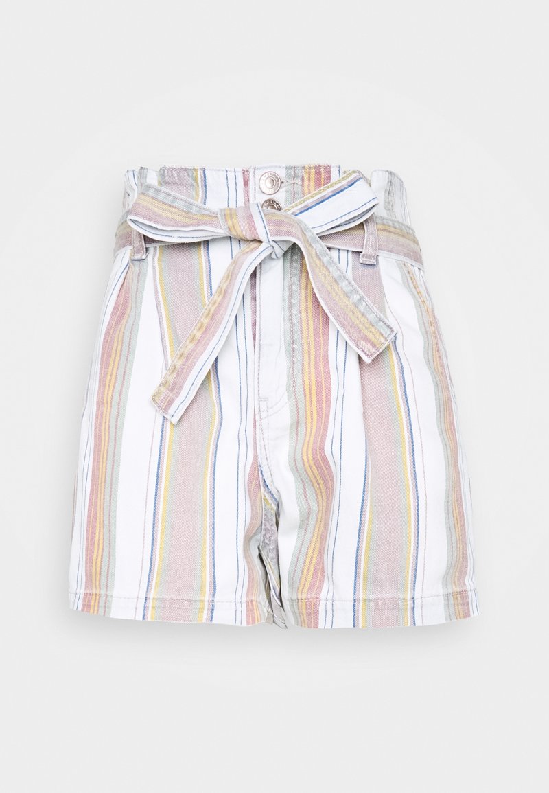 Short taille haute à rayures verticales pastel rose, jaune, bleu et blanc, avec une ceinture en tissu nouée en nœud à la taille.