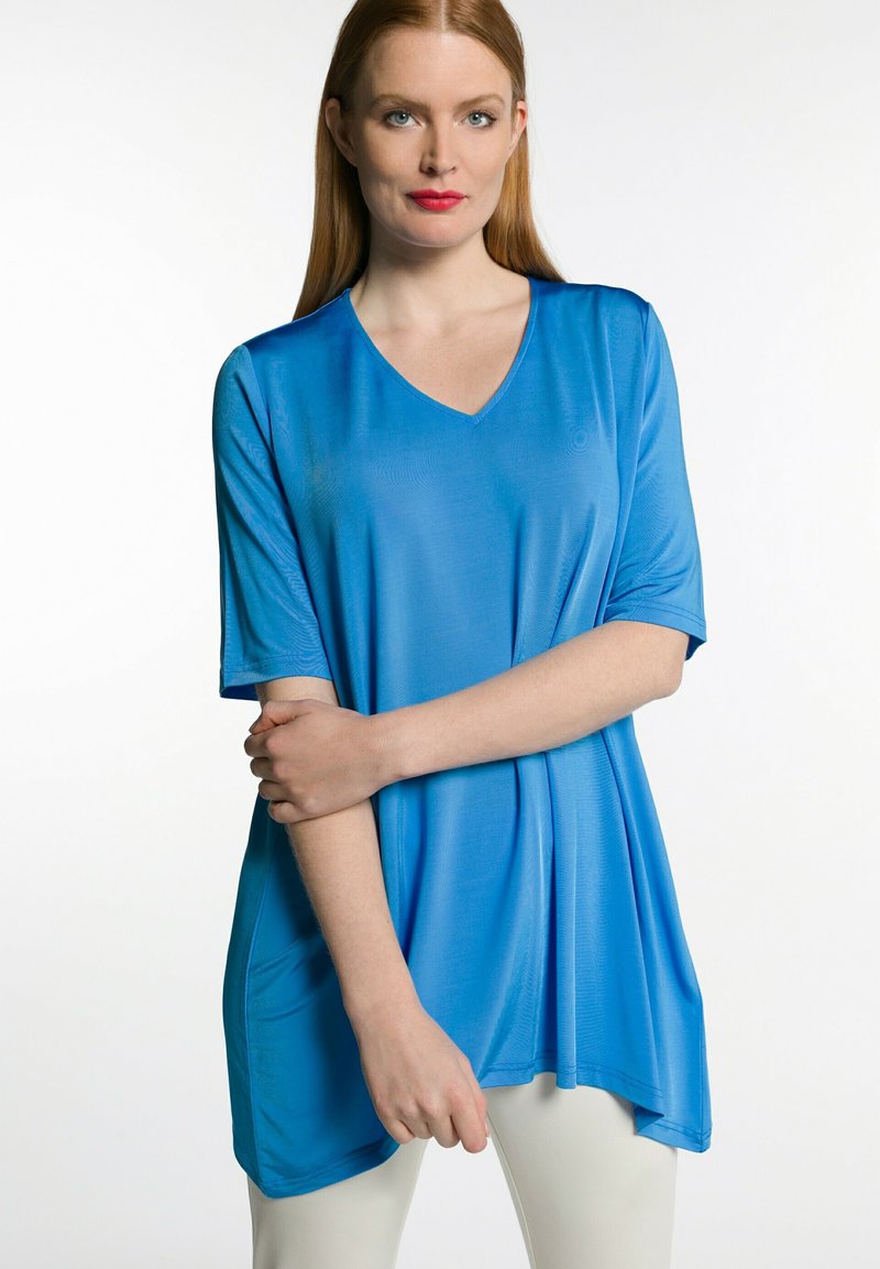 Ulla Popken T-SHIRT, A-LINIE, V-AUSSCHNITT, HALBARM - T-shirt basic - cloud blue/celeste