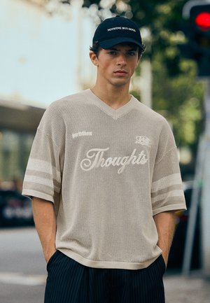 Bershka, - T-shirt z nadrukiem