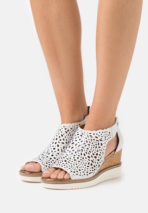 Tamaris, Sandales à talons hauts - white