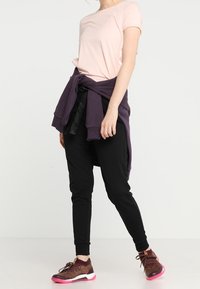 Hunkemöller Jogginghose - black