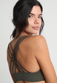 Bruno Banani BIKINI SET - Bikini - oliv