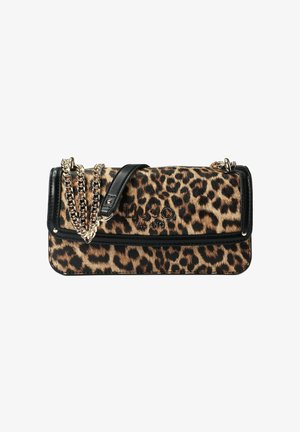 Bolso pequeño rectangular para el hombro con tela de estampado de leopardo, ribete negro, cadena dorada como correa y logo "Liu Jo Milano" en la solapa frontal.