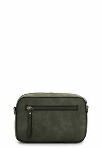 Borsa a tracolla verde oliva realizzata in morbido tessuto con tasca frontale con zip, zip nera a contrasto e rifiniture nere. Forma rettangolare.