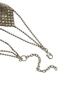 Metalowa naszyjnik łańcuszkowy z plecionym wzorem, w kolorze srebrnym, z koralikowymi ogniwami i zapięciem na klips.