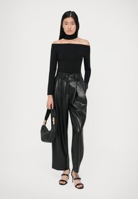 Undress Code DRUNK IN LOVE - Top s dlhým rukávom - black