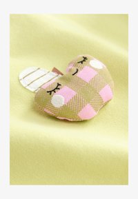 Unausgewählt, lime green apple character