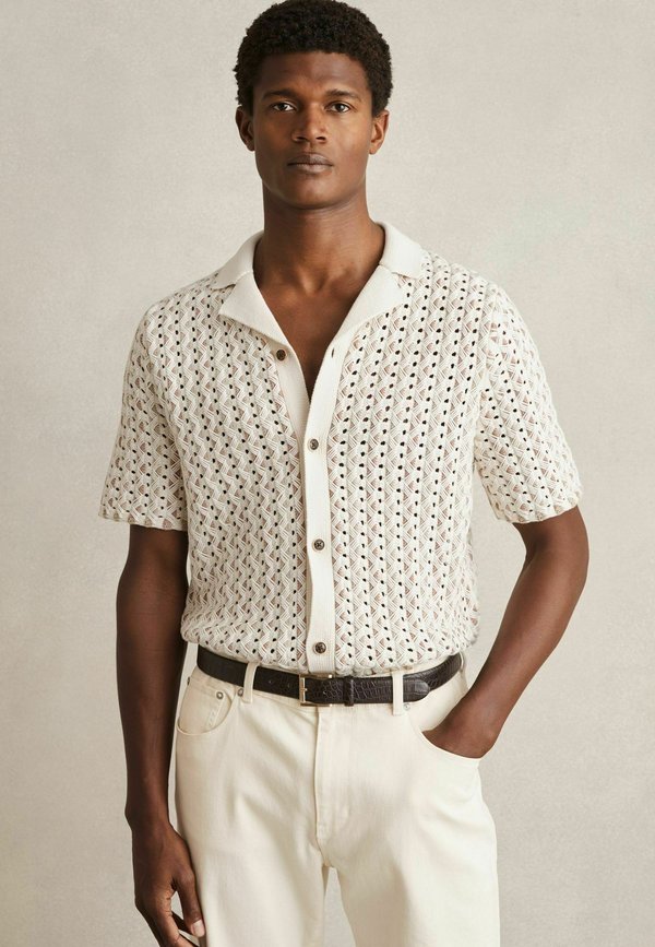 REGULAR FIT - ROULETTE TEXTURED CUBAN COLLAR  - Hemd - natural