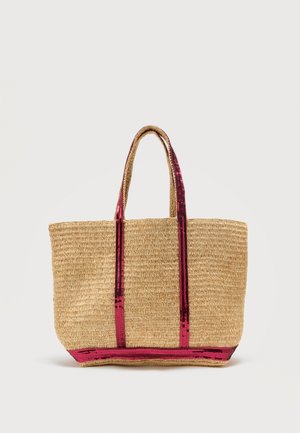 Vævet beige indkøbstaske med to håndtag, dekoreret med lodrette og vandrette skinnende mørk pink palietstriber.