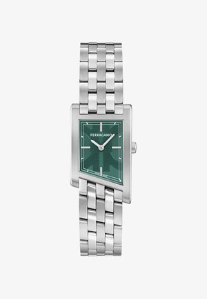 Orologio rettangolare in argento con quadrante verde, indici delle ore in argento, due lancette, logo Ferragamo e cinturino a maglie in metallo.