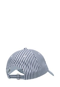 Gestreifte marineblaue und weiße Kappe mit gebogenem Schirm, verstellbarem Riemen hinten und weißem Knopf oben; aus leichtem Stoff gefertigt.