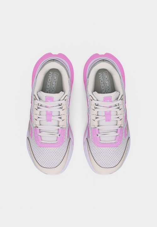 adidas ASTRASTAR UNISEX - Road running shoes - dash grey/bliss lilac/grey two — photo 5