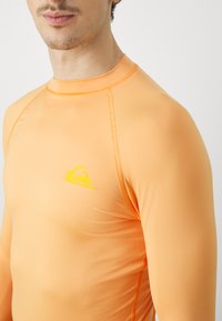 Quiksilver EVERYDAY UPF50 - Védőfelső - apricot
