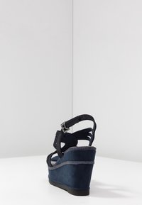 Marco Tozzi Sandali con tacco - dark blue