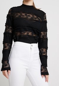 Vero Moda Petite Camicetta - black