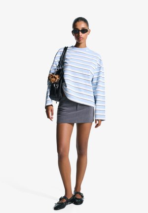Bershka STRIPED - Långärmad tröja - light blue