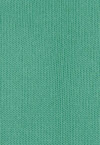 Strickstoff in leuchtendem Türkis mit einer glatten, gleichmäßigen Textur und gleichmäßigen, engen Stichen. Weist minimale Farbvariationen auf.