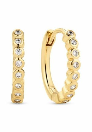 Guldörhängen i form av ringar med en scalloped design, prydda med växelvis klara ädelstenar längs den yttre kanten, med en polerad slät yta.