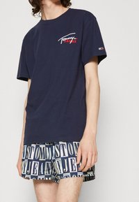 Tommy Jeans T-shirt med print - blue