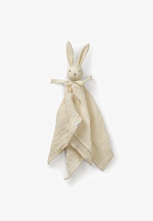 Blød beige babycomforter formet som en kanin med lange ører og et tekstureret firkantet tæppe fastgjort, med et lille stofmærke.
