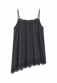 Caraco en satin noir avec bordure en dentelle le long de l'encolure et ourlet asymétrique, doté de fines bretelles réglables.