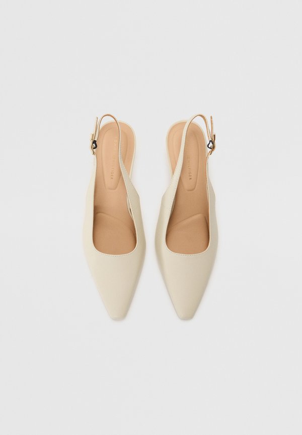 Classic heels - newsprint4