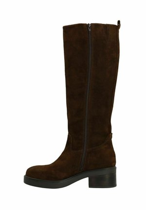 Bruine suede laaarzen tot de knie met een zijrits, ronde neus en een chunky hak. Gladde textuur met minimale stiksels en geen zichtbare versieringen.