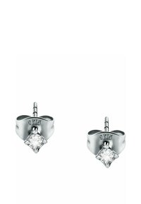 Silberne Ohrstecker mit einem herzförmigen Design und einem klaren, quadratischen Zirkonia-Stein. Mit einem Steckverschluss ausgestattet und mit 925 für Sterlingsilber markiert.