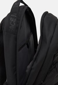 The North Face BOZER BACKPACK UNISEX - Sac à dos - black
