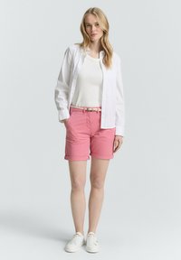 TOM TAILOR Shorts - bright rose